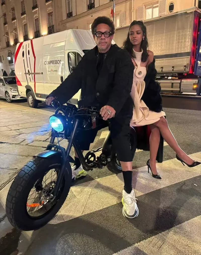 Outsider 5.0 on a Paris street at night