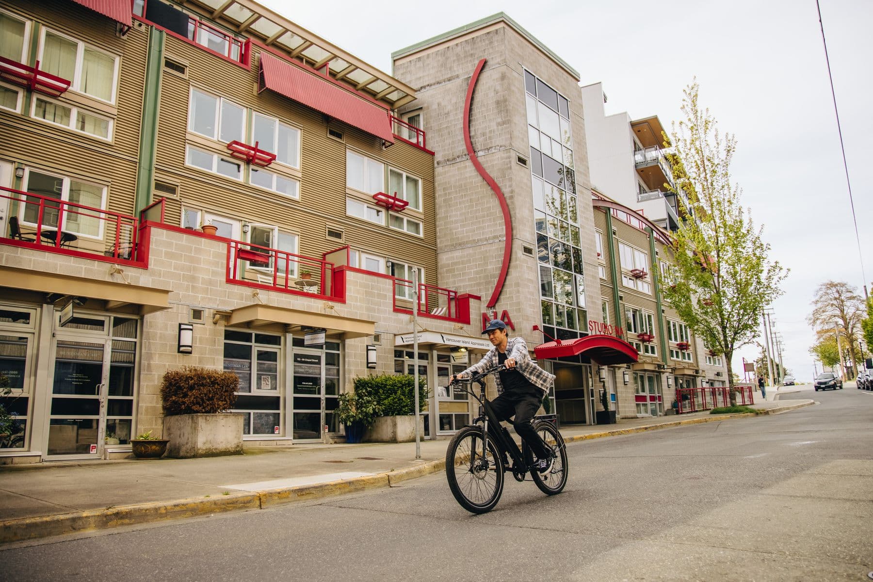 Riding a Surface 604 Colt down a city street